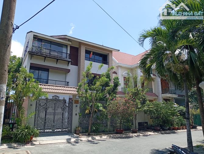 SIÊU HIẾM_Bán Biệt Thự Vườn View Sông KDC Tân Quy Đông_240M2+3Tầng;12Mx20M;Sổ A4;Chỉ 40Tỷ.