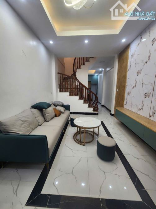 Bán Nhà Nguyễn Khoái - 36M2 - 4 Tầng - 5.5 TỶ