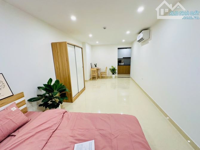 Bán nhanh tòa CCMN Khương Trung, gần phố, lô góc, 90m2*7T, TM, 24 PN KK, Dt 140tr / tháng