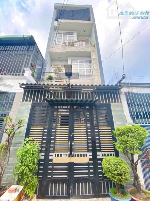 Hạ 500tr bán gấp trong tuần nhà 4 tầng,4x15,HXH sát bên CV Làng Hoa, Gò Vấp