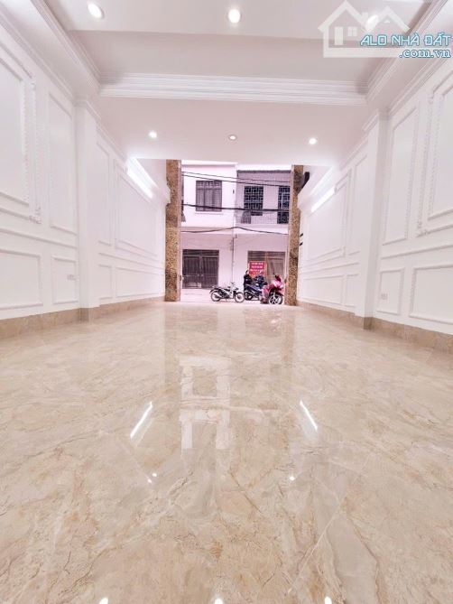 🌹LÒ ĐÚC - Ô TÔ VÀO NHÀ - 52M2 - CHỈ 11.3 TỶ - VỈA HÈ - 2 THOÁNG