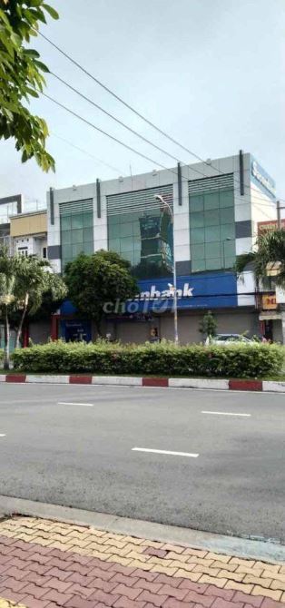 Bán Nhà Mặt Tiền . Tô Ký . Quận 12 . 3 Lầu . 5.2 x 20 . Chỉ 23 tỷ