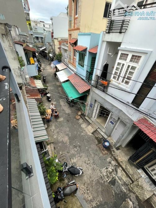 BÁN NHÀ 52M² – 3 TẦNG – HXH NGUYỄN VĂN YẾN – 4PN – 5WC – SỔ VUÔNG – 5.7 TỶ