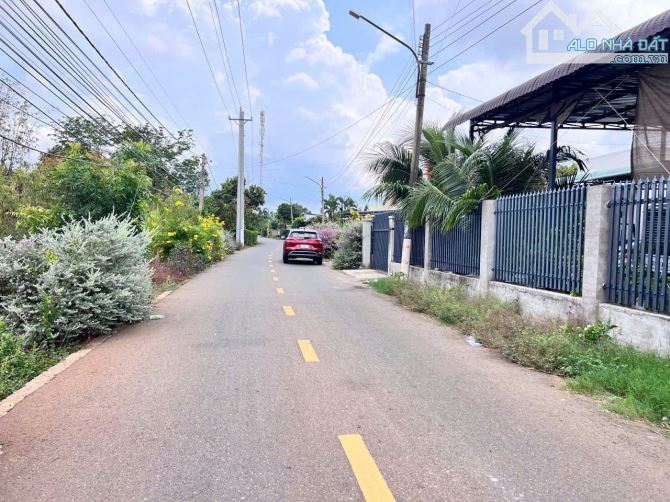 HƠN 1000m2 - 29M mặt tiền trung tâm thị trấn Đất Đỏ. Ngay gần Công viên Võ Thị Sáu