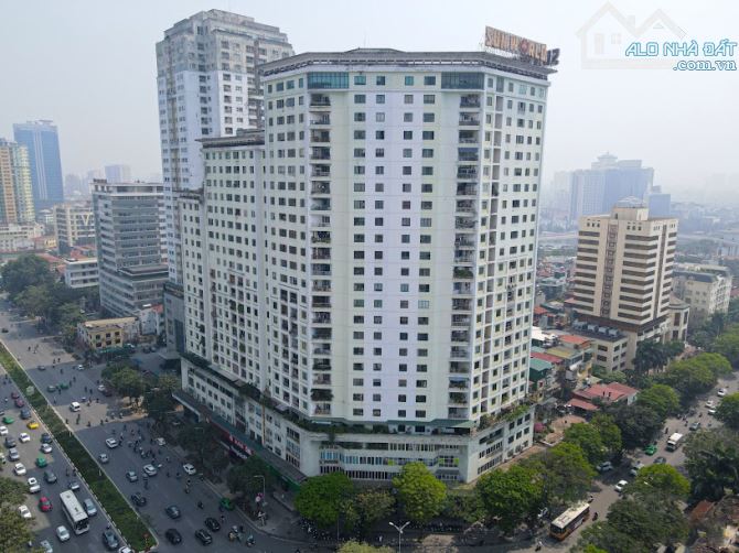 Bán căn góc 3 ngủ, Đông Nam mát, view hồ Thành Công, mặt Nguyễn Chí Thanh, Q Đống Đa