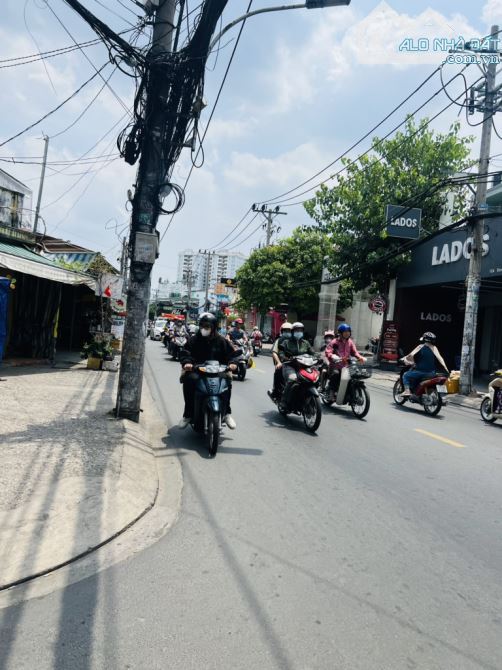 Gần sát mặt tiền Thoại Ngọc Hầu -Lũy Bán Bích 5 tầng 5x9m hẻm xe hơi thông chỉ 5.7 tỷ - 1