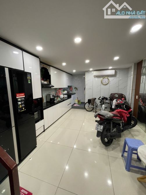 💥TÂN PHÚ - HẺM XE HƠI THÔNG - 52M2 (4x13) VUÔNG ĐẸP - NHÀ ĐẸP 3 TẦNG - GIÁ 5.x TỶ💥 - 1