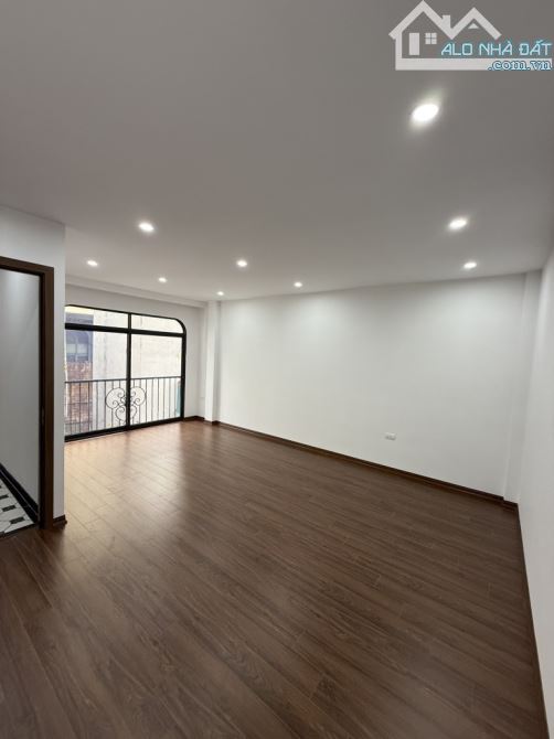 Vip - Bán nhà đẹp thang máy nhập khẩu 7 tầng x 44m2, an sinh đỉnh cao phố Cát Linh - 1