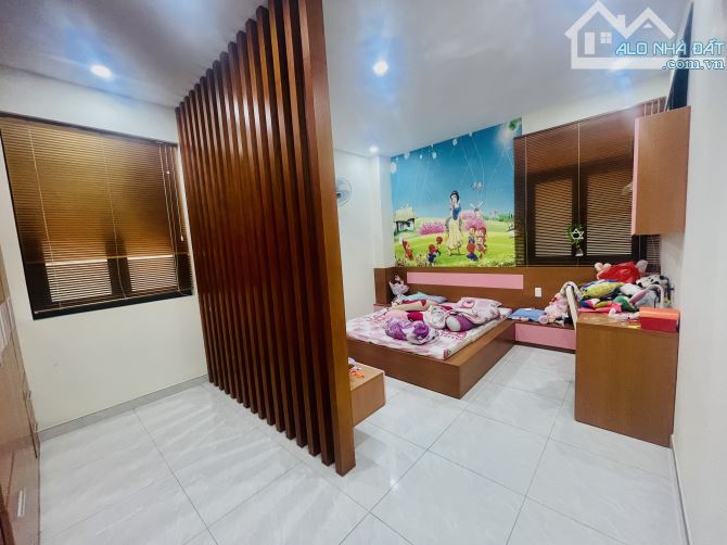 Hẻm xe tải Bình Thạnh, Phường 7, 135m2, 4 lầu, 7 phòng ngủ, ngang 4.6m nở hậu - 1