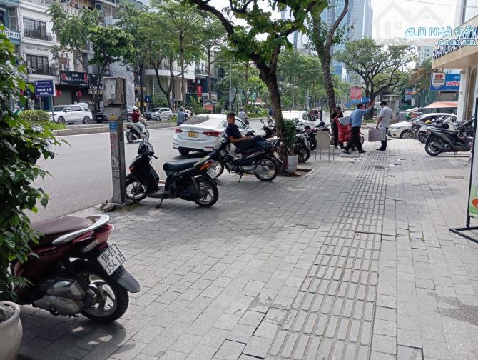 BÁN NHÀ MẶT PHỐ ĐÀO TẤN 55M2, 5  TẦNG, VỈA HÈ, KINH DOANH 2 MẶT THOÁNG, NỘI THẤT GỖ HƯƠNG - 1