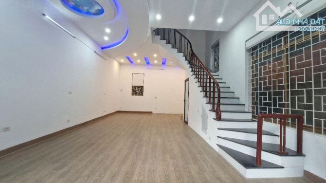 Bán nhà Bà Triệu_Mặt Phố_Ôtô tránh,vỉa hè_Lô góc_Nở hậu_Kinh doanh ngày đêm_83M²x3T_22tỷ75 - 1