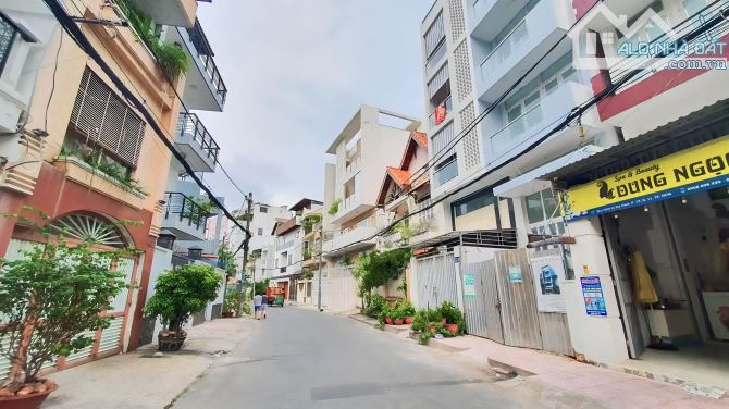 hẻm 7m đường Lê Văn Sỹ Q.3 , DT: 4.6 x 20m , CN : 100m2 2 lầu giá chỉ 18 tỷ - 1