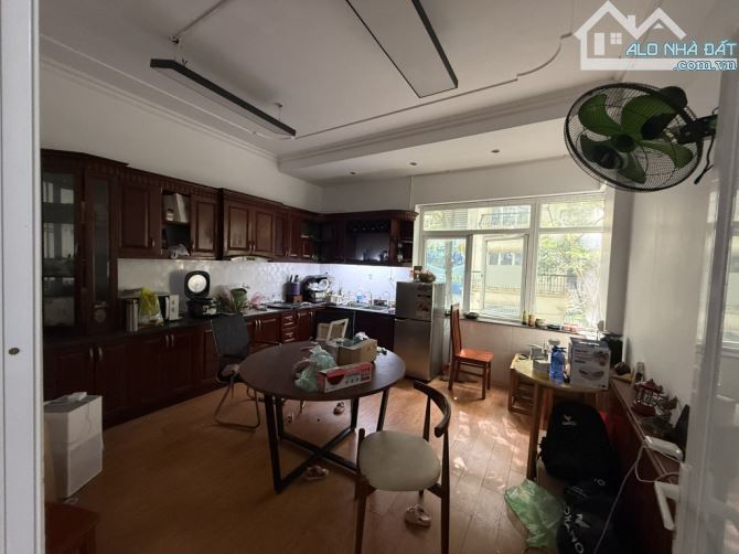 BIỆT THỰ VIP HÀ ĐÔNG - LÔ GÓC 2 MẶT ĐƯỜNG Ô TÔ TRÁNH - Mặt tiền 12M - VỈA HÈ THÊNH THANG - - 1