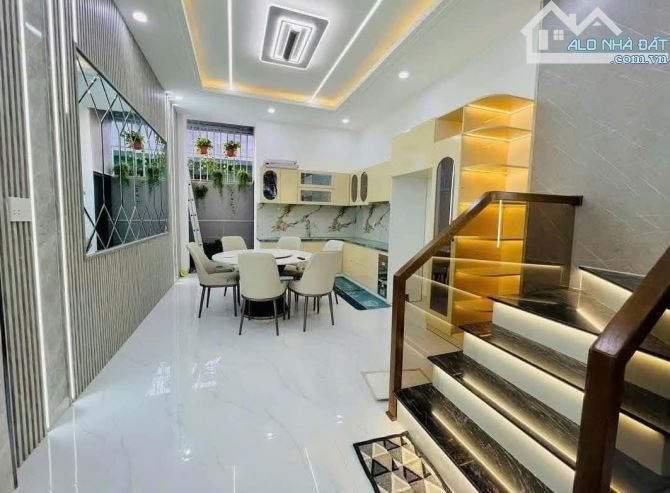 Bán nhà Tam Trinh 40m2 x 5T, nhỉnh 6 tỷ, 1 nhà ra phố, ngõ thông ô tô, view hồ siêu đẹp - 1