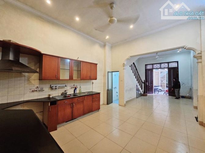 BÁN NHÀ NGÕ 99 NGUYỄN CHÍ THANH, PHÂN LÔ BÀN CỜ, Ô TÔ VÀO NHÀ, 42m 5T MT 4,2m 15,7 tỷ. - 1