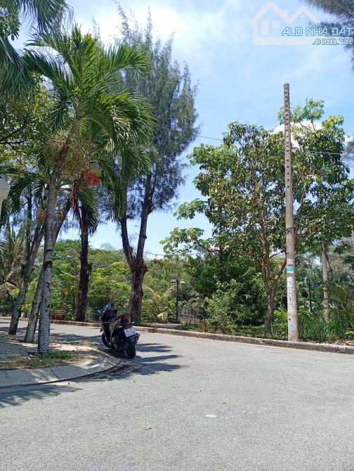 SIÊU HIẾM_Bán Biệt Thự Vườn View Sông KDC Tân Quy Đông_240M2+3Tầng;12Mx20M;Sổ A4;Chỉ 40Tỷ. - 1