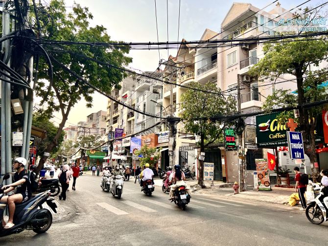 BÁN GẤP! Mặt tiền D5, ngay ĐH Ngoại Thương, thu nhập 80 tr/th. Ko lỗi PT, 22 tỷ - 1