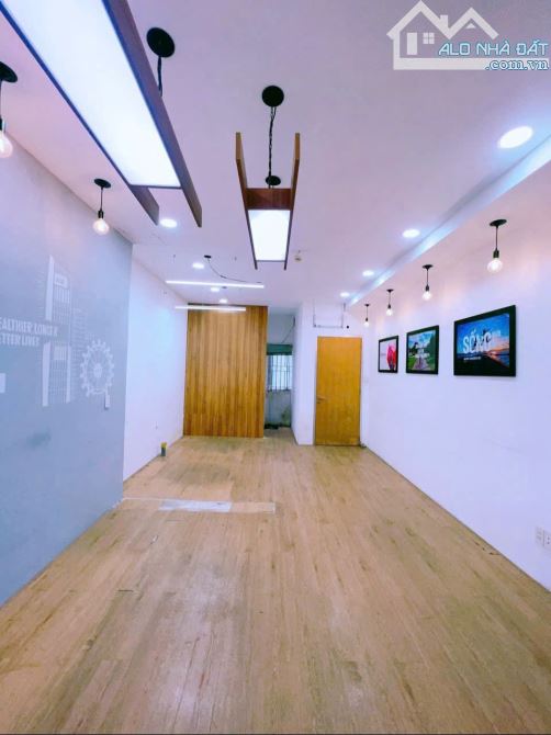 Giá 14,7 tỷ. Bán nhà 5 tầng mặt tiền đường Đồng Khởi gần bệnh viện Đồng Nai. 4,1x23m - 1