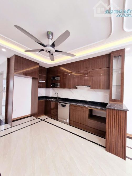 🌹LÒ ĐÚC - Ô TÔ VÀO NHÀ - 52M2 - CHỈ 11.3 TỶ - VỈA HÈ - 2 THOÁNG - 1