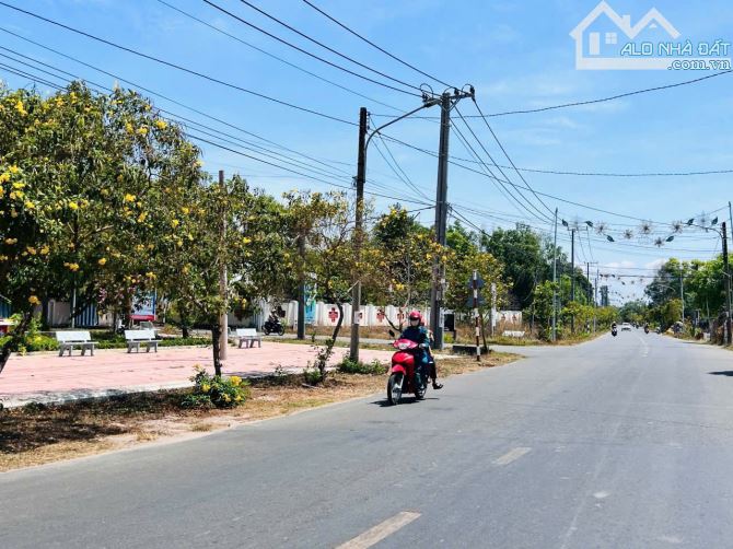 Gần 1000m2 đối diện UBND Thị trấn Phước Hải mới. Khu trung tâm. Cách biển 3km - 1