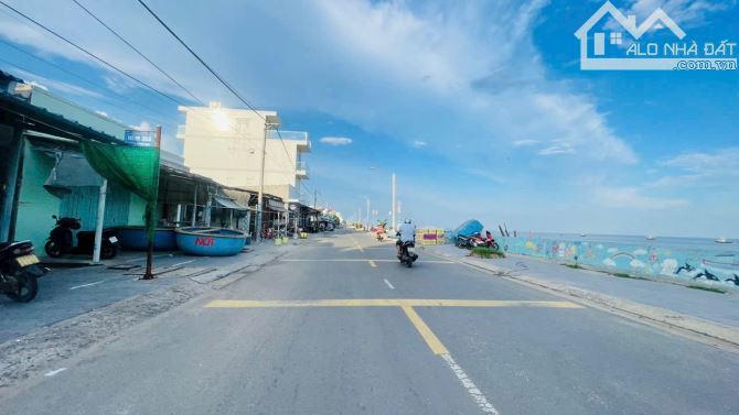Nắm chủ  nhà Mặt Tiền Đường bờ kè biển phước Hải Dt 69,5 m2 Ngang 4 dài 18 - 1