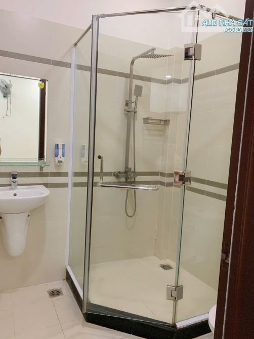 Khách sạn Mt sát đảo kim cương-12 phòng Nguyễn Tư Nghiêm-Nguyễn Tuyển-thu 100tr/t chỉ 18xt - 1