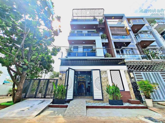 NHÀ 4 LẦU 2 MẶT TIỀN ĐƯỜNG THOÁNG MÁT.NGANG 10,5M THỊ TRẤN NHÀ BÈ - HUỲNH TẤN PHÁT - 14