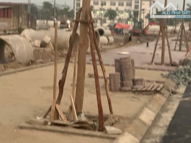 Bán gấp mảnh đất Tam Hiệp Huỳnh Cung hiếm ô tô ,phân lô ,dân trí cao giá 5.4 tỷ - 2