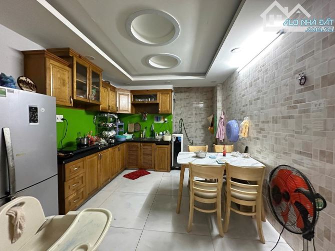 🏡TÂN BÌNH -- HẺM XE HƠI TRÁNH 🚗 – NHÀ 5 TẦNG ĐẸP – GẦN EMART –  CHỈ 6,X TỶ - 2
