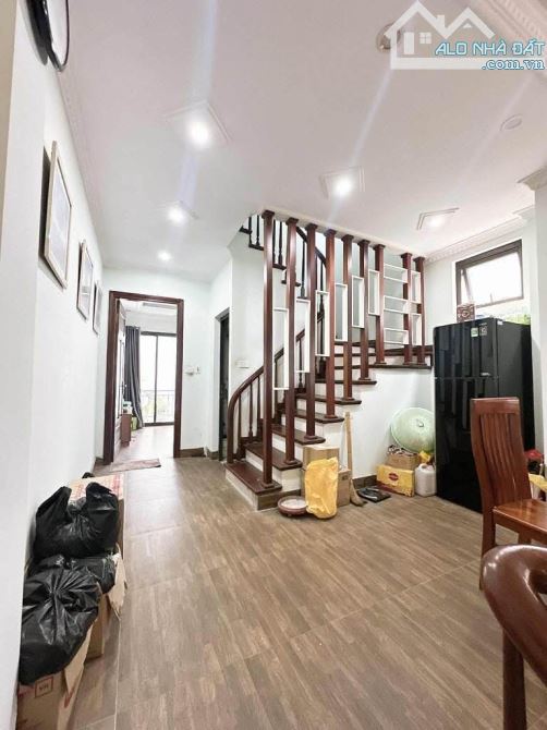 Hiếm - Chỉ 7.x tỷ có nhà Phạm Văn Đồng,5 tầng mt 3.8,1 nhà ra ô tô,sát công viên Hoà Bình - 2