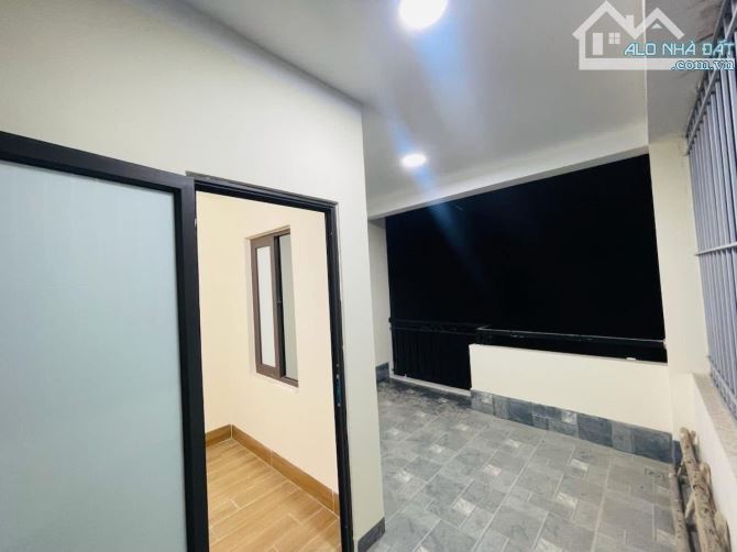 Bán nhà mới xây-lô góc- ô tô tránh cách 20 m- cách phố 50 m - 2