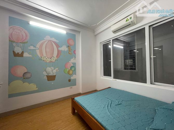 Bán nhà phố dịch vọng cầu giấy 40m2 x 5 tần gần phố giá 10tỷ290 - 2