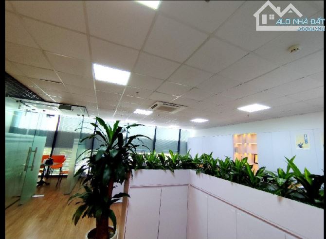 Sàn Thương Mại/ 210 Tỷ/ 2180 M2 / Tầng 1+2/ Ngoại Giao Đoàn - 2