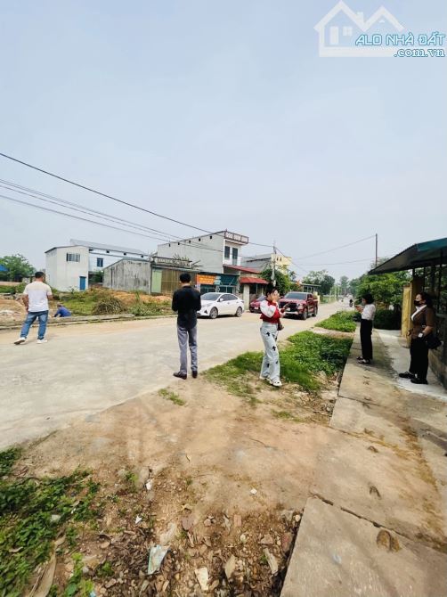 🌹🌹BÁN GẤP LÔ ĐẤT TRỤC CHÍNH KINH DOANH HƯƠNG SƠN-BÌNH XUYÊN 129m MT6,2M cách KCN 2,5Km - 2