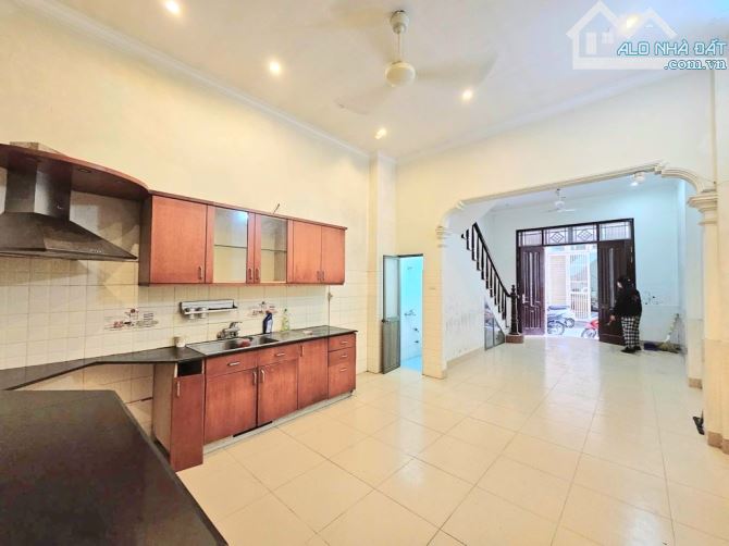 80M2 - BA GÁC ĐỖ CỬA - 30M Ô TÔ TRÁNH - SỔ NỞ HẬU - CHỈ 14,5 TỶ - KIM MÃ - 2