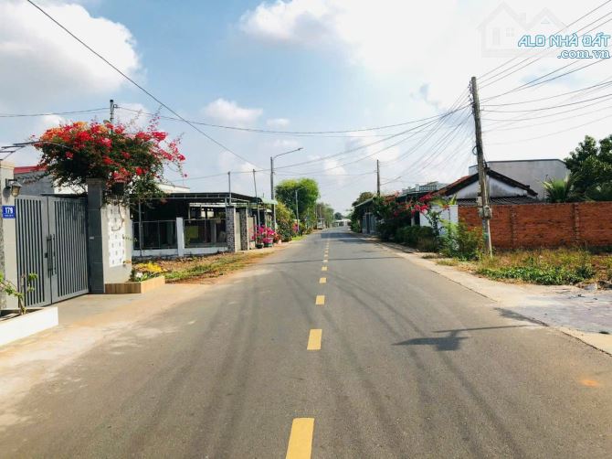 TRUNG TÂM THỊ TRẤN ĐẤT ĐỎ- ĐƯỜNG PHẠM VĂN HY 👉👉 DT: 693m2 - 2