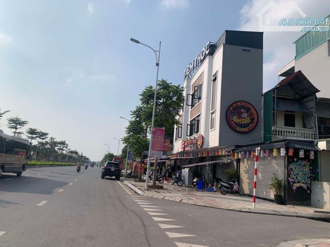 BÁN ĐẤT NGỌC LÂM   90M-C4-4mt.16.6 tỷ Ô TÔ TRÁNH MẶT HỒ XÂY CHUNG CƯ CHO TÂY THUÊ - 3