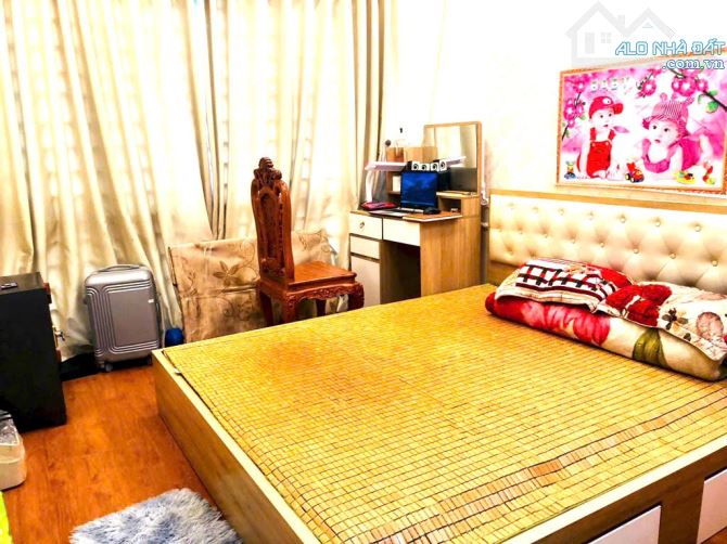 NHÀ ĐẸP LONG BIÊN - 41 M², 4 TẦNG, 4 NGỦ, HƠN 7 TỶ - FULL NỘI THẤT - Ô TÔ ĐỖ CỬA - 3