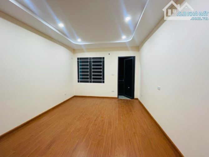 Bán nhà mới xây-lô góc- ô tô tránh cách 20 m- cách phố 50 m - 3