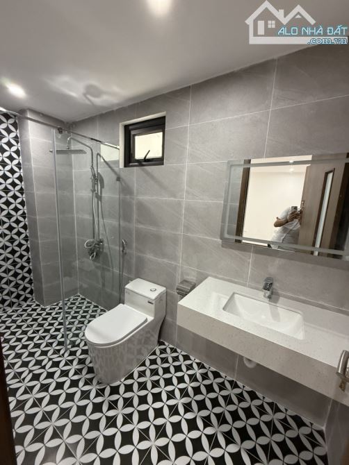 Vip - Bán nhà đẹp thang máy nhập khẩu 7 tầng x 44m2, an sinh đỉnh cao phố Cát Linh - 3