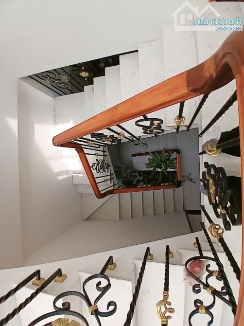 🔥 VỊ TRÍ ĐỈNH TRUNG TÂM HIỆP PHÚ - CÁCH LÊ VĂN VIỆT 30 M 💯 NHÀ ĐẸP 3 TẦNG 70 M² (3.5×20) - 3