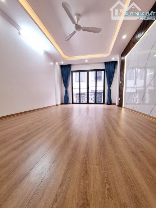 🌹LÒ ĐÚC - Ô TÔ VÀO NHÀ - 52M2 - CHỈ 11.3 TỶ - VỈA HÈ - 2 THOÁNG - 3