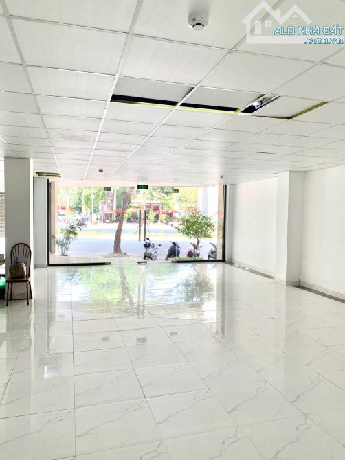 BÁN TOÀ NHÀ MẶT PHỐ HOÀNG CẦU 216m2  x9T THANG MÁY - MT 10.5m - 118 TỶ - KINH DOANH - 3