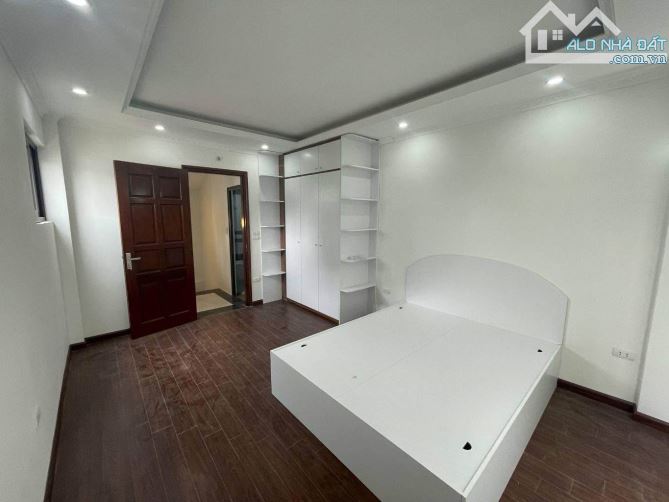 Bán nhà Trương Định- Xây mới- Siêu đẹp- Full nội thất- Gần phố- Gần ô tô- 38m2- 5 tầng - 3