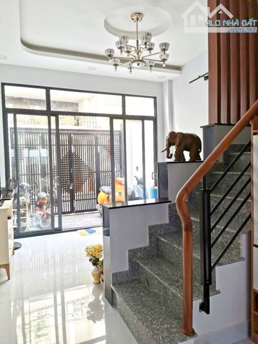 Bán nhà 3 tầng mới – Linh Chiểu Thủ Đức – 62m² – hẻm xe hơi – giá chỉ 8.2 tỷ - gần ĐH - 4
