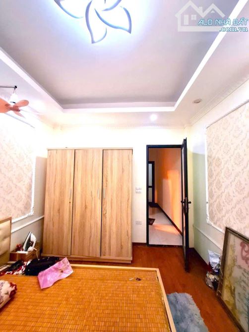 NHÀ ĐẸP LONG BIÊN - 41 M², 4 TẦNG, 4 NGỦ, HƠN 7 TỶ - FULL NỘI THẤT - Ô TÔ ĐỖ CỬA - 4