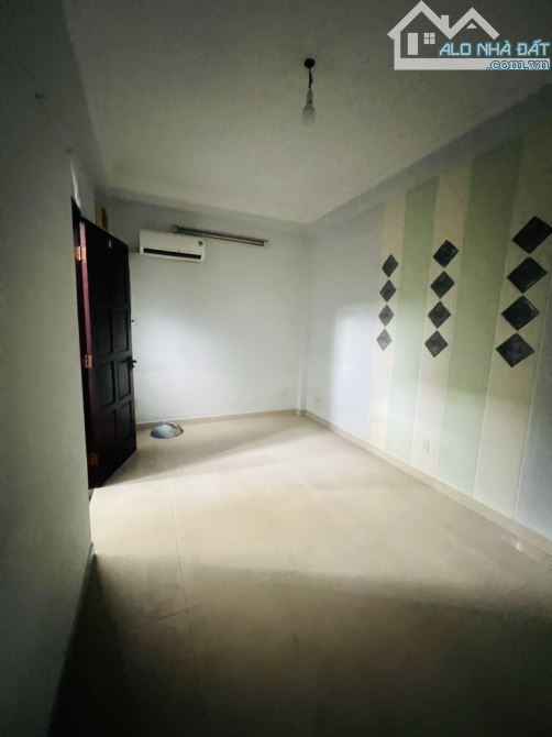 Gần sát mặt tiền Thoại Ngọc Hầu -Lũy Bán Bích 5 tầng 5x9m hẻm xe hơi thông chỉ 5.7 tỷ - 4