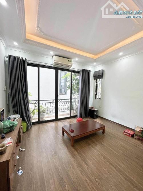 Hiếm - Chỉ 7.x tỷ có nhà Phạm Văn Đồng,5 tầng mt 3.8,1 nhà ra ô tô,sát công viên Hoà Bình - 4