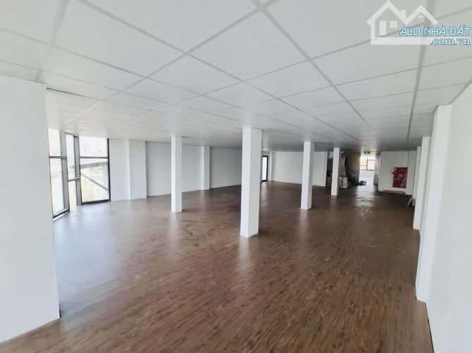 TOÀ NHÀ 9 TẦNG MẶT PHỐ HOÀNG CẦU 220m2 - VIEW HỒ - VỈA HÈ RỘNG - KINH DOANH ĐỈNH - 4