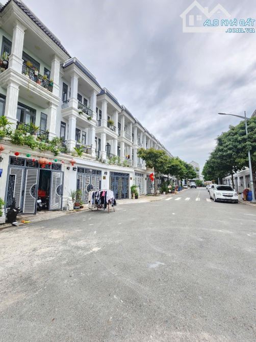 nhà 62m2 4ty1 TL 1 trệt 2 lầu KDC Hoàng Nam 5, P.Tân Bình, TP.Dĩ An - 4